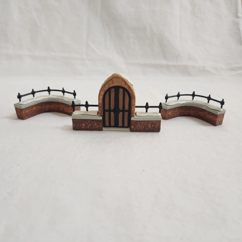 Department 56 Churchyard Gate and Fence